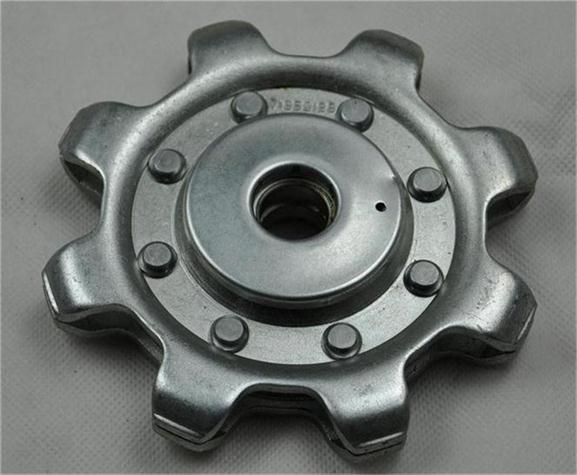 71359125 Gathering Chain Idler 8 tooth Sprocket, Hugger Head